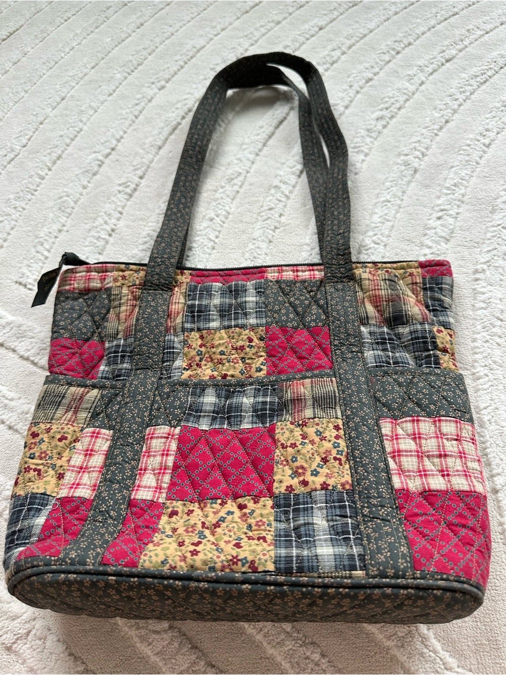 Bella Taylor | Quilted Patchwork Tote Bag - Picture 4 of 5